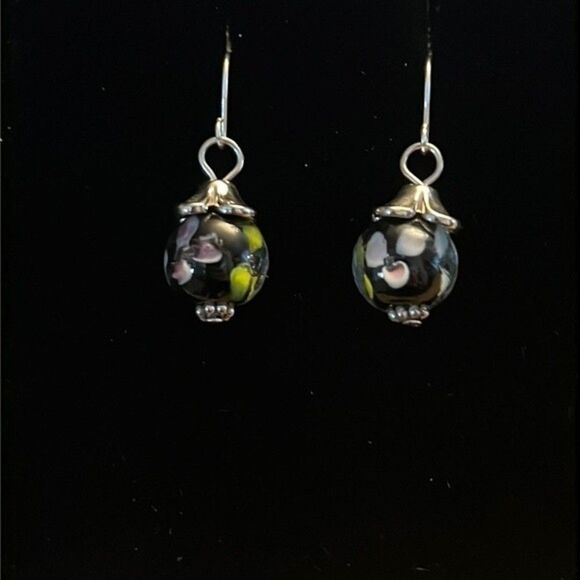 Handcrafted silver tone earrings with glass bead. - Picture 1 of 3